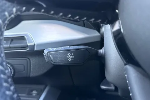 45 of 63 for Audi Q2 S line 35 TFSI 150 PS S tronic