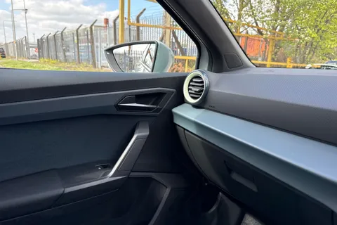 30 of 39 for SEAT Ibiza 1.0 TSI SE Technology Euro 6 (s/s) 5dr