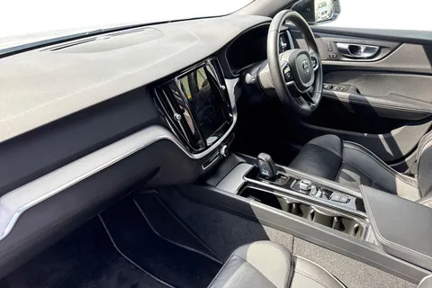 SR70GZJ Volvo V60 2.0 B3 MHEV R-Design Auto Euro 6 (s/s) 5dr Thumbnail #10