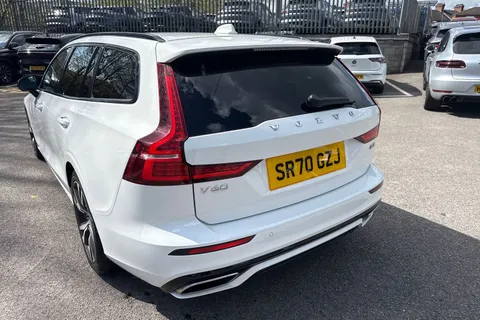 SR70GZJ Volvo V60 2.0 B3 MHEV R-Design Auto Euro 6 (s/s) 5dr Thumbnail #17