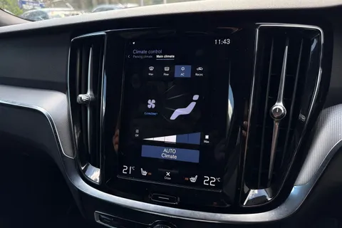 SR70GZJ Volvo V60 2.0 B3 MHEV R-Design Auto Euro 6 (s/s) 5dr Thumbnail #20