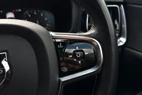 SR70GZJ Volvo V60 2.0 B3 MHEV R-Design Auto Euro 6 (s/s) 5dr Thumbnail #37