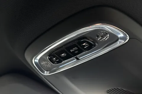 SR70GZJ Volvo V60 2.0 B3 MHEV R-Design Auto Euro 6 (s/s) 5dr Thumbnail #46