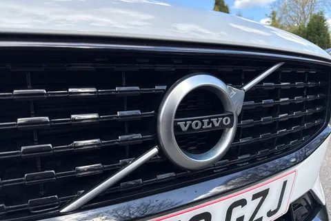 SR70GZJ Volvo V60 2.0 B3 MHEV R-Design Auto Euro 6 (s/s) 5dr Thumbnail #47