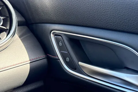 GP21OHW MG Mg Hs 1.5 T-GDI Exclusive DCT Euro 6 (s/s) 5dr Thumbnail #44