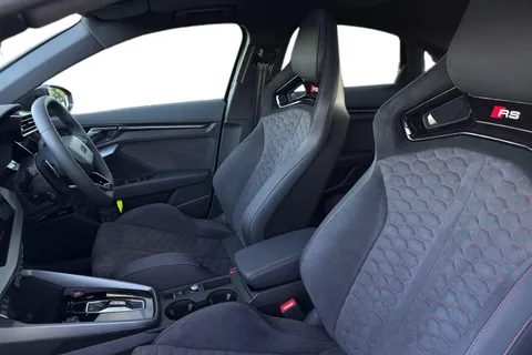  Audi RS 3 2.5 TFSI Carbon Vorsprung S Tronic quattro Euro 6 (s/s) 4dr Thumbnail #15