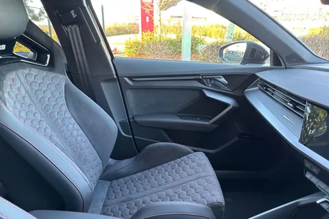  Audi RS 3 2.5 TFSI Carbon Vorsprung S Tronic quattro Euro 6 (s/s) 4dr Thumbnail #19