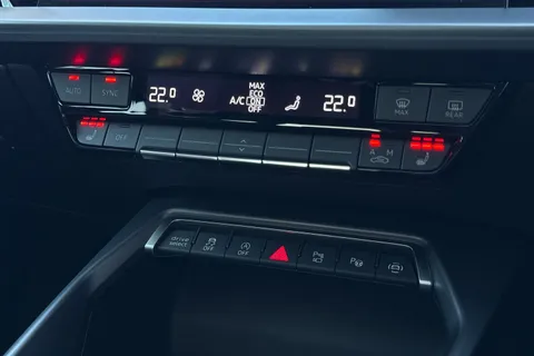  Audi RS 3 2.5 TFSI Carbon Vorsprung S Tronic quattro Euro 6 (s/s) 4dr Thumbnail #21