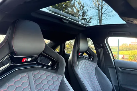  Audi RS 3 2.5 TFSI Carbon Vorsprung S Tronic quattro Euro 6 (s/s) 4dr Thumbnail #23
