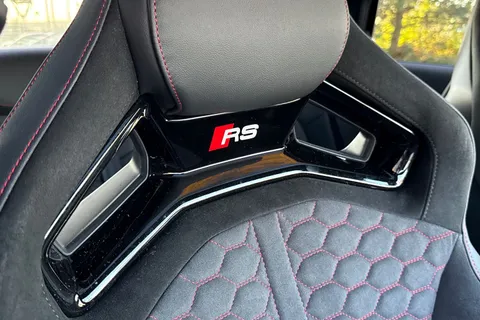  Audi RS 3 2.5 TFSI Carbon Vorsprung S Tronic quattro Euro 6 (s/s) 4dr Thumbnail #50