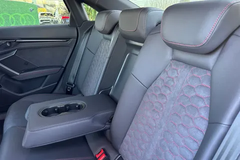  Audi RS 3 2.5 TFSI Carbon Vorsprung S Tronic quattro Euro 6 (s/s) 4dr Thumbnail #51