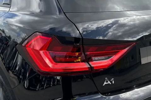  Audi A1 1.0 TFSI 30 S line Sportback Euro 6 (s/s) 5dr Thumbnail #7