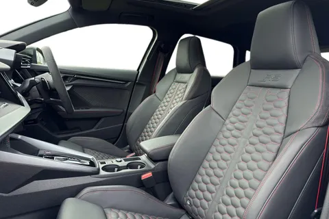  Audi RS 3 2.5 TFSI Carbon Vorsprung Sportback S Tronic quattro Euro 6 (s/s) 5dr Thumbnail #15