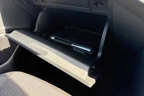 CY75DWP Volkswagen Polo 1.0 Life 80 PS 5dr⭐Parking sensors Front & Rear⭐ Thumbnail #40