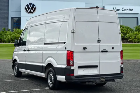DL71YBK Volkswagen Crafter 2.0 TDI CR35 Trendline FWD MWB Euro 6 (s/s) 5dr Thumbnail #3