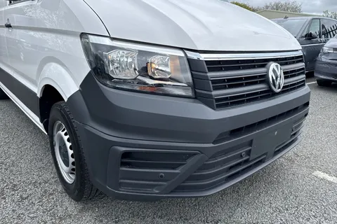 DL71YBK Volkswagen Crafter 2.0 TDI CR35 Trendline FWD MWB Euro 6 (s/s) 5dr Thumbnail #9