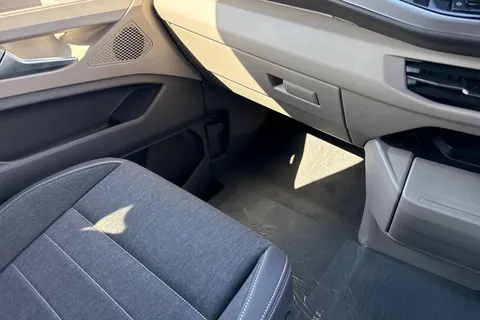 DG26BVA Volkswagen California Ocean T7 SWB 150 PS DSG - 19' Wheels /Tow Package Thumbnail #19