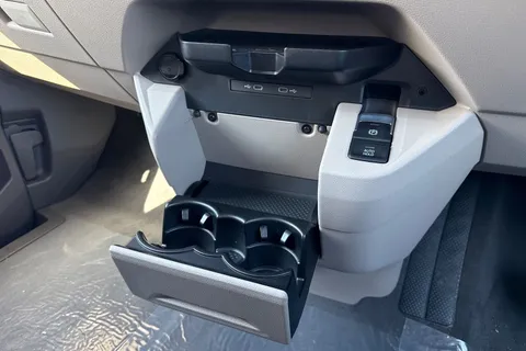 DG26BVA Volkswagen California Ocean T7 SWB 150 PS DSG - 19' Wheels /Tow Package Thumbnail #22