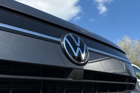 MF26FHJ Volkswagen Transporter Shuttle Style 286ps 65kwh electric Thumbnail #26