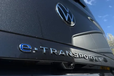 MF26FHJ Volkswagen Transporter Shuttle Style 286ps 65kwh electric Thumbnail #27