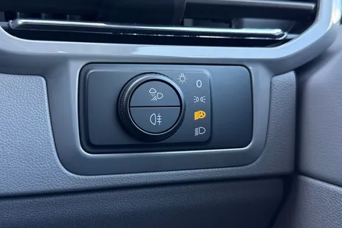 MF26FHJ Volkswagen Transporter Shuttle Style 286ps 65kwh electric Thumbnail #30