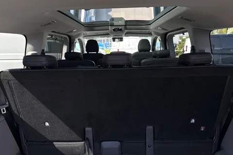 MF26FHJ Volkswagen Transporter Shuttle Style 286ps 65kwh electric Thumbnail #34