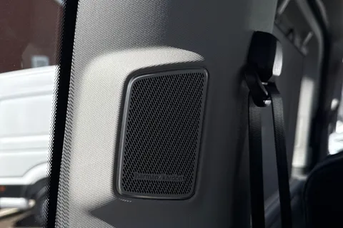 MF26FHJ Volkswagen Transporter Shuttle Style 286ps 65kwh electric Thumbnail #36