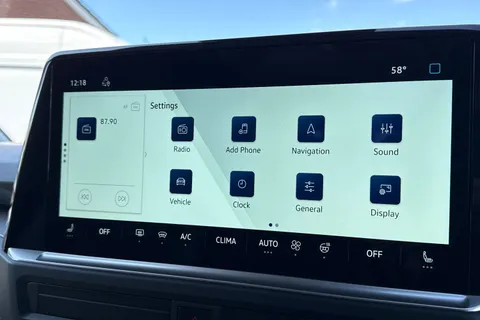 MF26FHJ Volkswagen Transporter Shuttle Style 286ps 65kwh electric Thumbnail #46