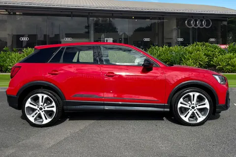 Audi SQ2 2.0 TFSI Black Edition S Tronic quattro Euro 6 (s/s) 5dr Thumbnail #4