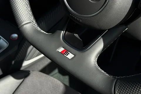 Audi SQ2 2.0 TFSI Black Edition S Tronic quattro Euro 6 (s/s) 5dr Thumbnail #45