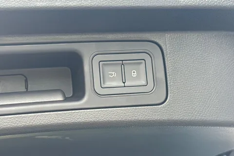 DC75SNY BYD Seal U 1.5 18.3kWh Boost CVT Auto Euro 6 (s/s) 5dr Thumbnail #30