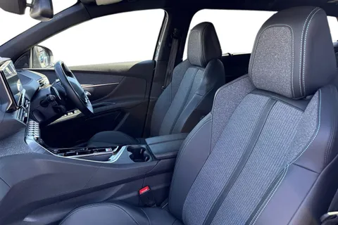 FV73LTF PEUGEOT 5008 1.5 BlueHDi Allure Premium + SUV 5dr Diesel EAT Euro 6 (s/s) (130 ps) Thumbnail #17