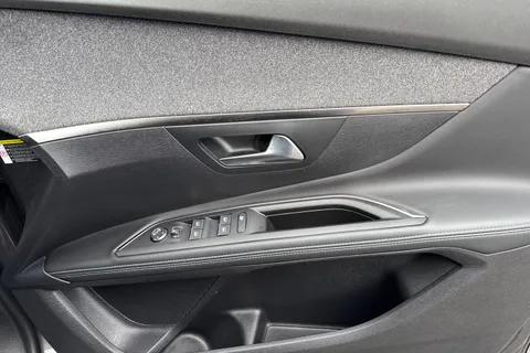 FV73LTF PEUGEOT 5008 1.5 BlueHDi Allure Premium + SUV 5dr Diesel EAT Euro 6 (s/s) (130 ps) Thumbnail #22