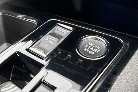 FV73LTF PEUGEOT 5008 1.5 BlueHDi Allure Premium + SUV 5dr Diesel EAT Euro 6 (s/s) (130 ps) Thumbnail #50