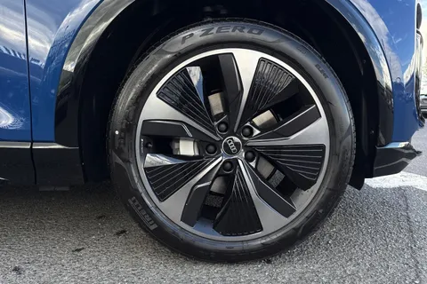  Audi Q6 E-Tron 100kWh Performance Black Edition Auto 5dr Thumbnail #10