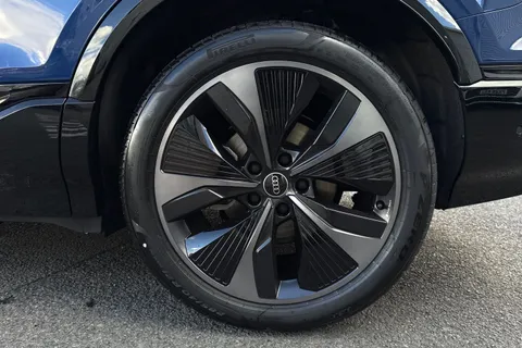  Audi Q6 E-Tron 100kWh Performance Black Edition Auto 5dr Thumbnail #12