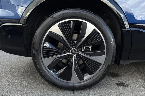  Audi Q6 E-Tron 100kWh Performance Black Edition Auto 5dr Thumbnail #13