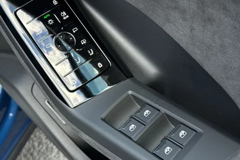  Audi Q6 E-Tron 100kWh Performance Black Edition Auto 5dr Thumbnail #39