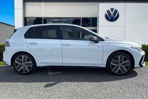  Volkswagen Golf 1.5 eTSI MHEV Black Edition DSG Euro 6 (s/s) 5dr Thumbnail #4