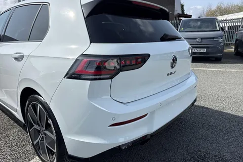  Volkswagen Golf 1.5 eTSI MHEV Black Edition DSG Euro 6 (s/s) 5dr Thumbnail #16