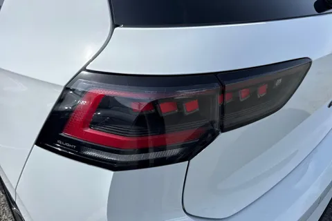  Volkswagen Golf 1.5 eTSI MHEV Black Edition DSG Euro 6 (s/s) 5dr Thumbnail #30