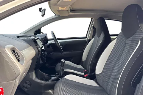 11 of 52 for PEUGEOT 108 1.2 PureTech Allure Top! Euro 6 5dr