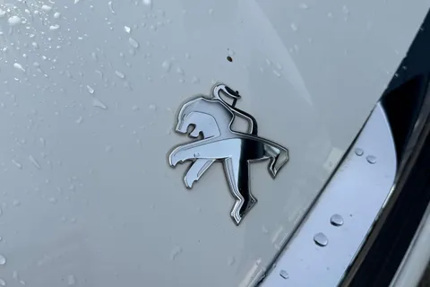 25 of 52 for PEUGEOT 108 1.2 PureTech Allure Top! Euro 6 5dr