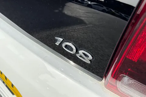 30 of 52 for PEUGEOT 108 1.2 PureTech Allure Top! Euro 6 5dr