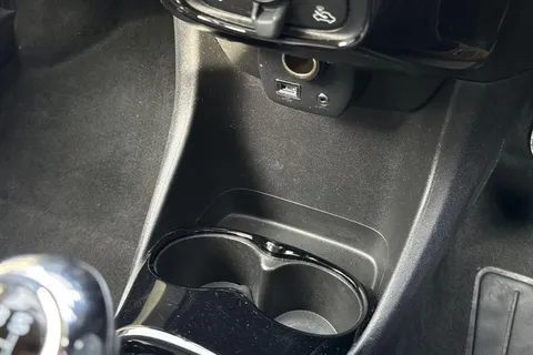 35 of 52 for PEUGEOT 108 1.2 PureTech Allure Top! Euro 6 5dr