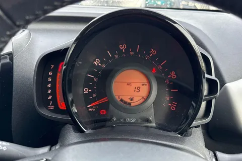 39 of 52 for PEUGEOT 108 1.2 PureTech Allure Top! Euro 6 5dr