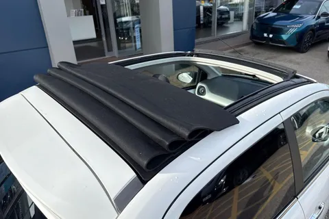 46 of 52 for PEUGEOT 108 1.2 PureTech Allure Top! Euro 6 5dr