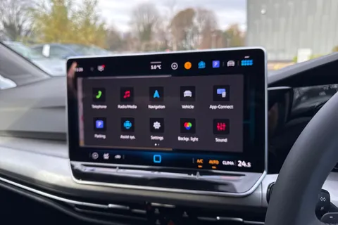  Volkswagen Golf 1.5 TSI Match Euro 6 (s/s) 5dr Thumbnail #35