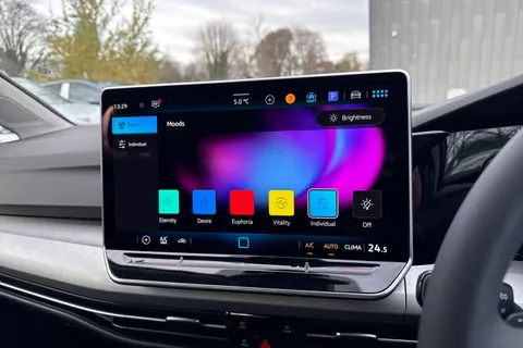  Volkswagen Golf 1.5 TSI Match Euro 6 (s/s) 5dr Thumbnail #45