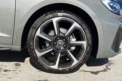 PK75KWE Audi A1 Black Edition 35 TFSI 150 PS S tronic Thumbnail #10
